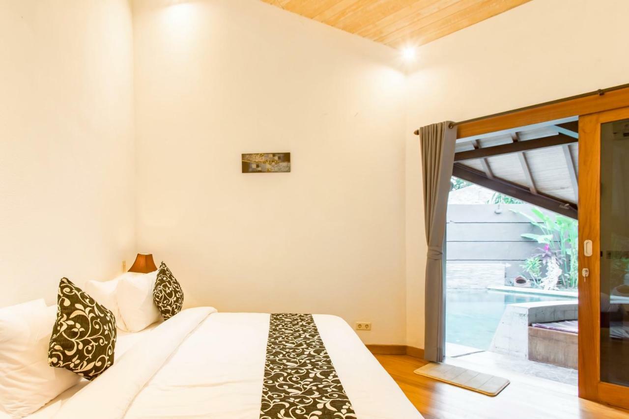 Seminyak Villa Kalyca Esterno foto
